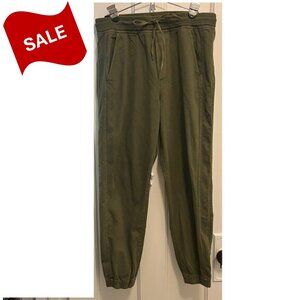 SALE!!!  Women's Gap cargo pants army green size medium